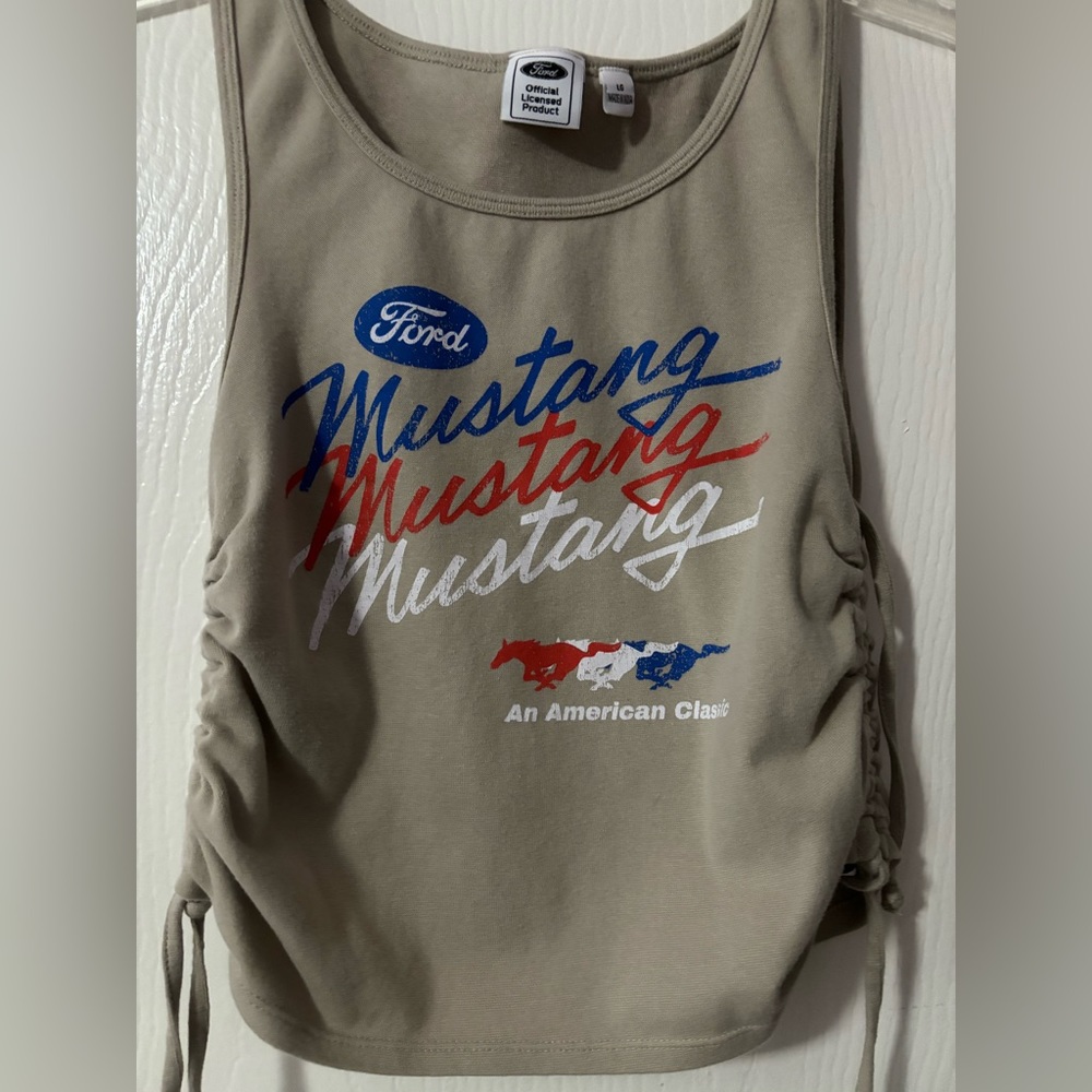 Women’s Ford Mustang cropped tank top, Large